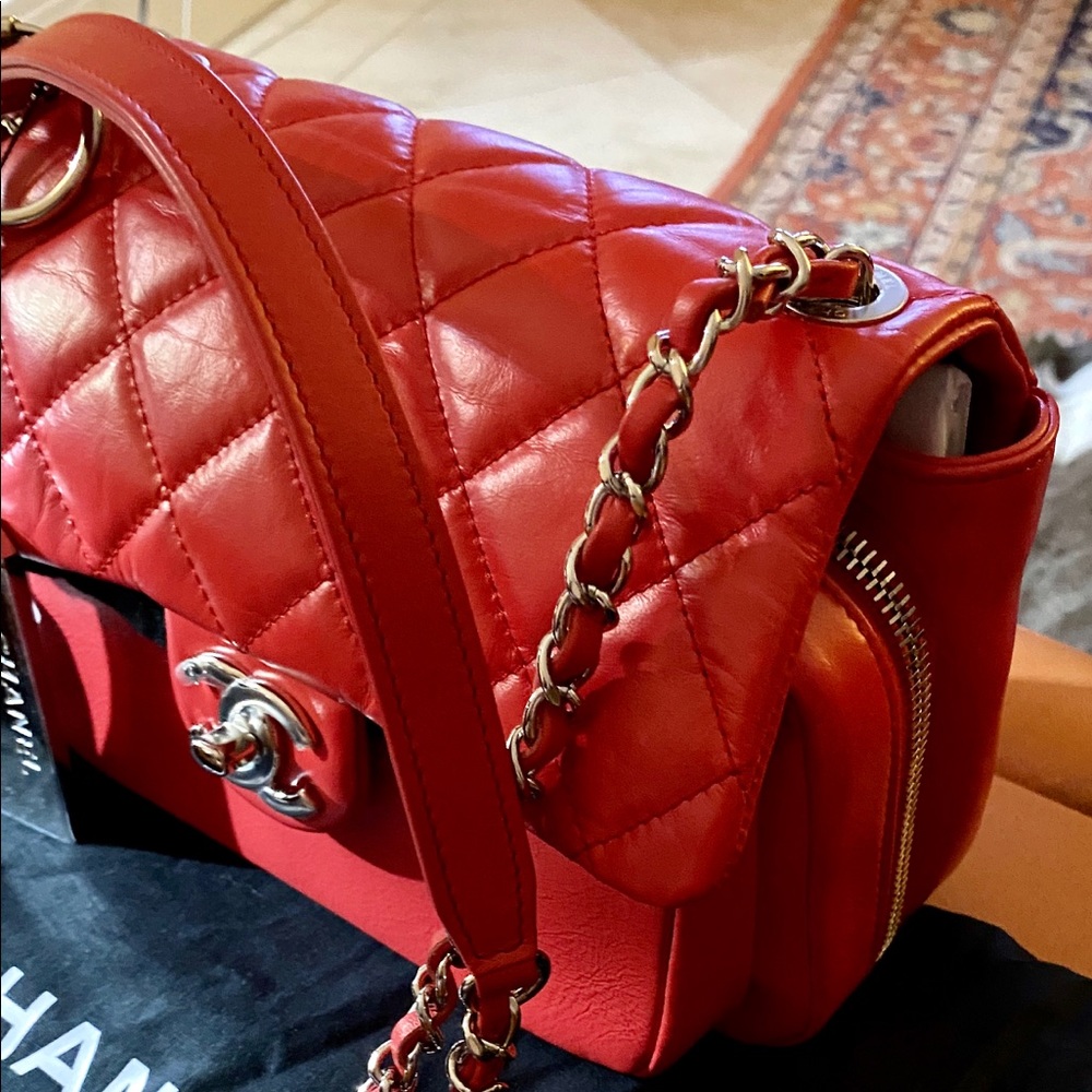 ❌SOLD❌RED CHANEL CAMERA BAG SHW CROSSBODY KEYCHAIN - Picture 6 of 15